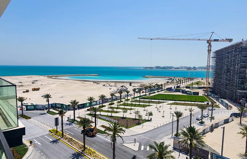 Seaview flat for rent in Marassi